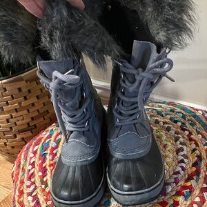 Sorel Women's Gray Suede leather Winter Boots